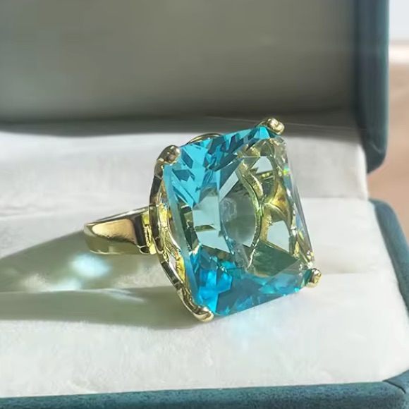 Aquamarine Blue And 14k Vermeil Gold Statement Ring 85$